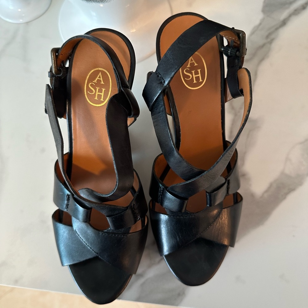 Ash sandals gently used. 39. Great condition. ❤️